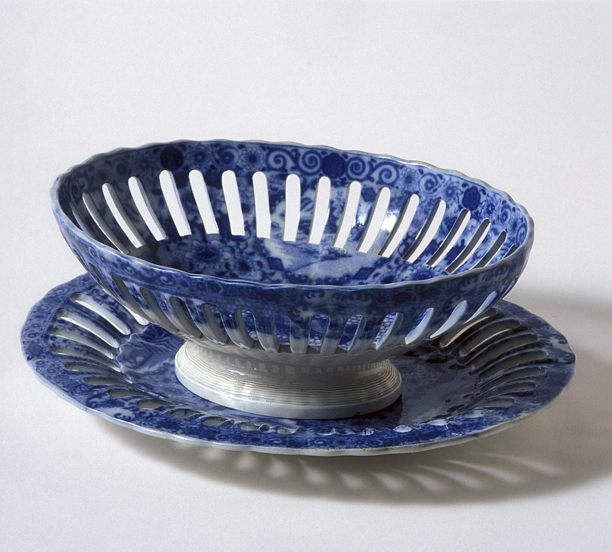 1996.0027.009.001 A, B Fruit or chestnut basket and stand