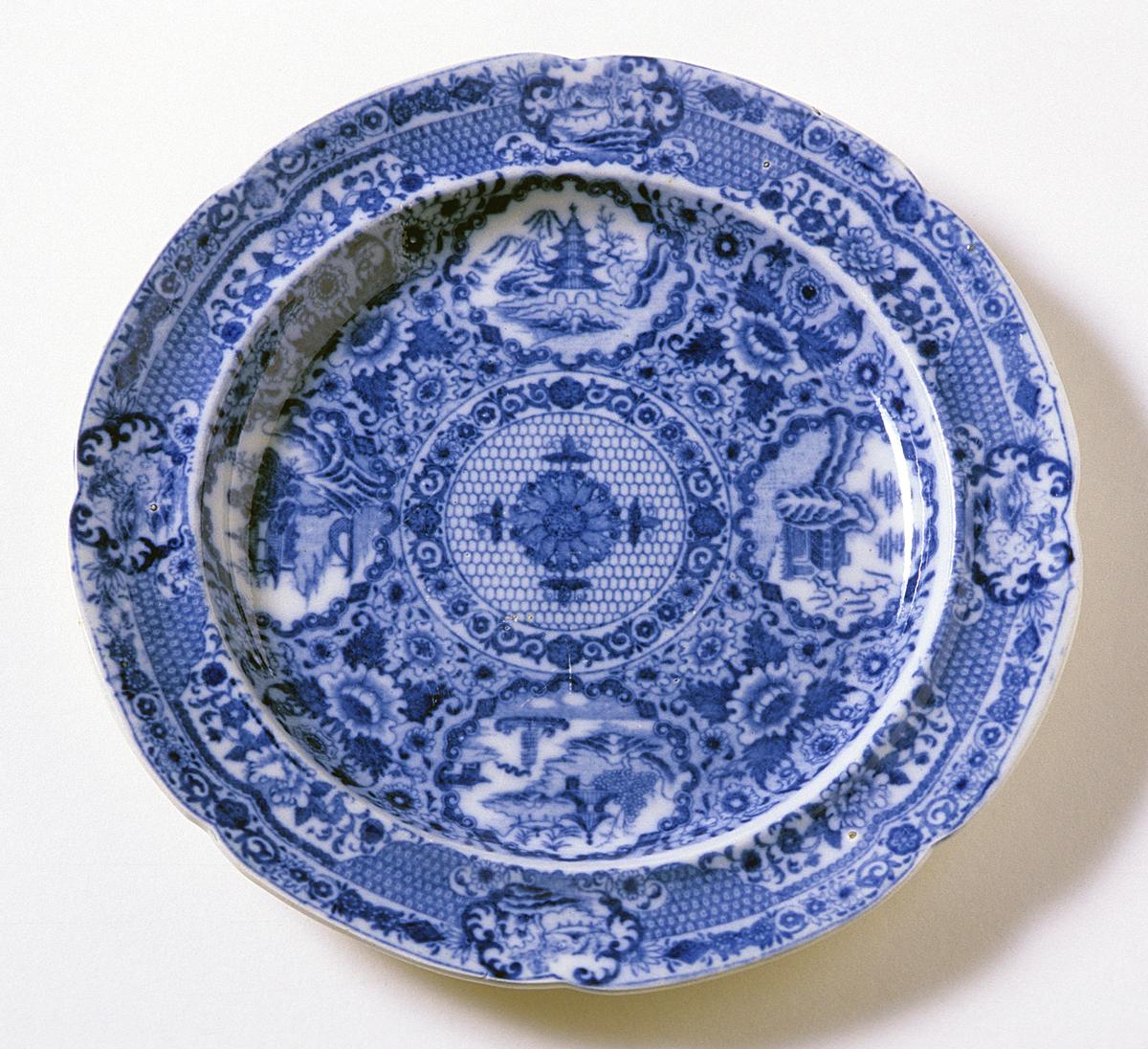 1996.0027.009.002 Herculaneum pearlware plate