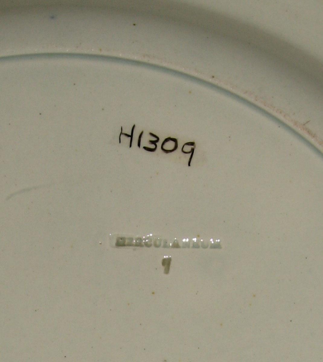 1996.0027.009.002 Herculaneum pearlware plate (mark)