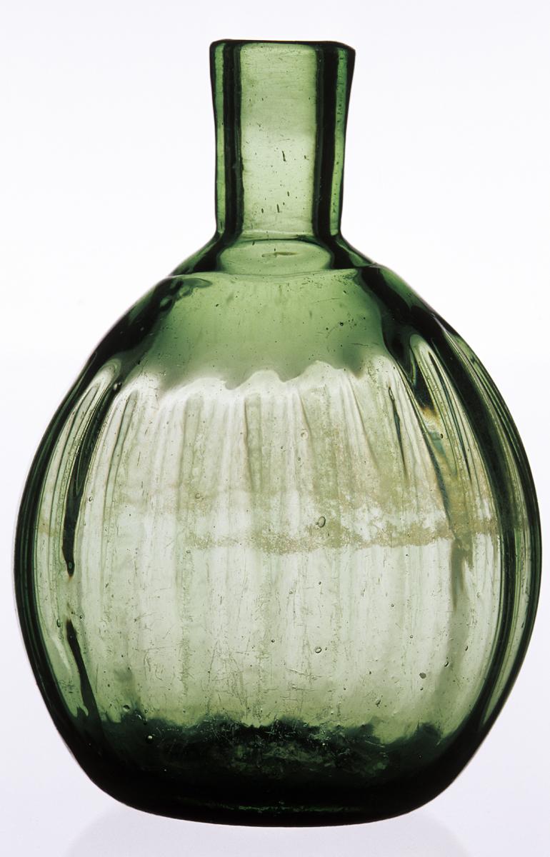1996.0039 Glass flask