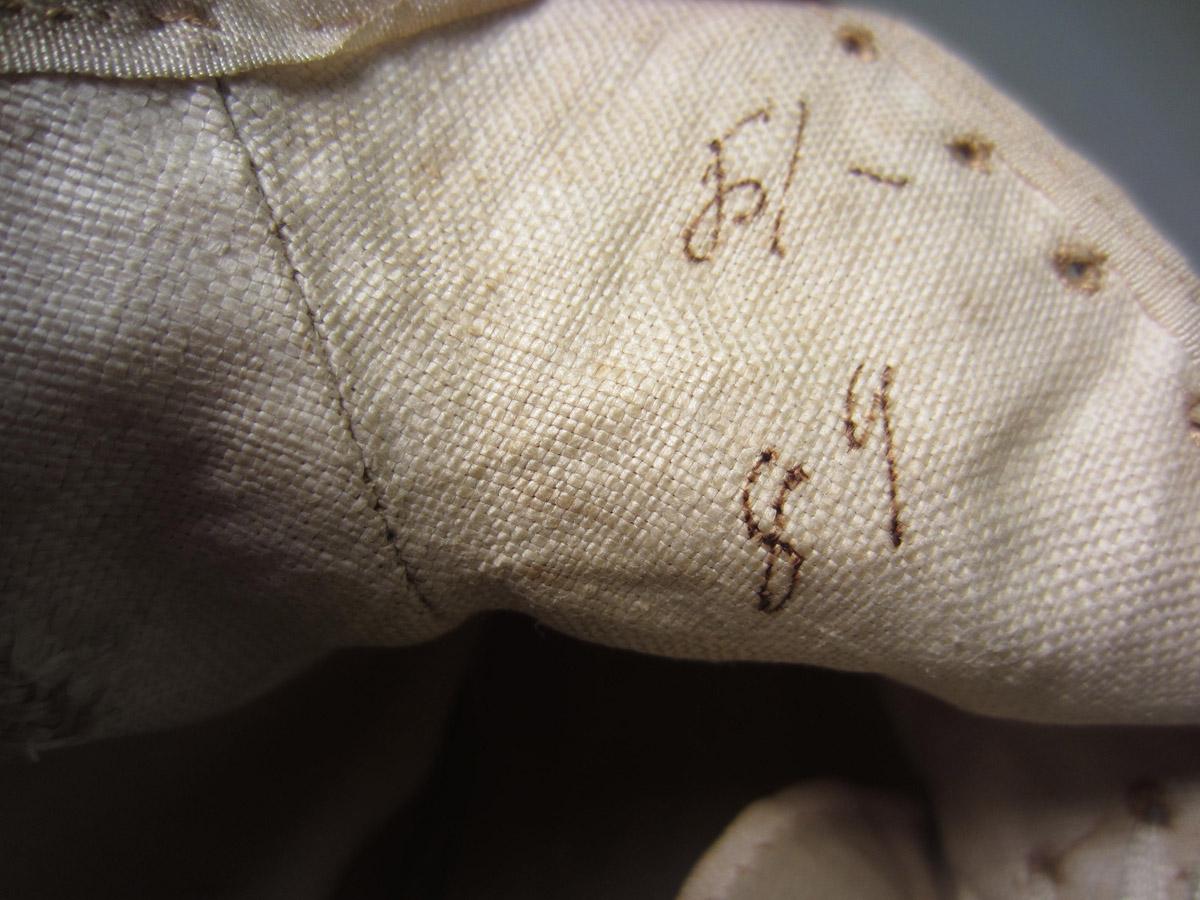 1997.0003.002 B  Half boots, Mark