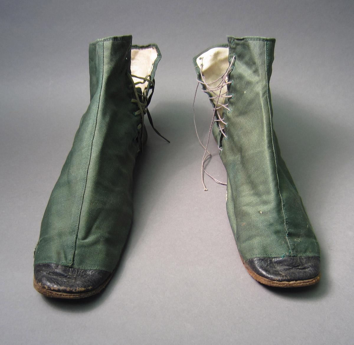 1997.0003.003 A-B  Half boots, View 1
