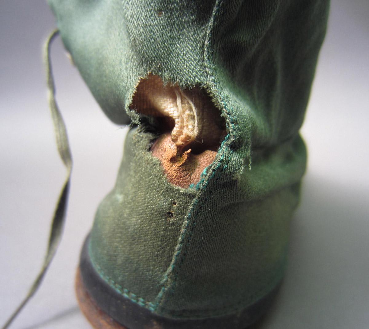 1997.0003.003 B  Half boots, Heel