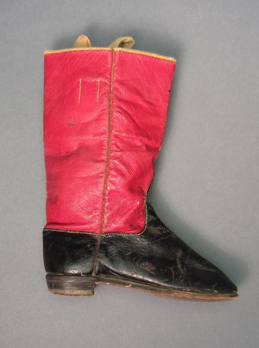 1997.0003.004 A Boot, View 1