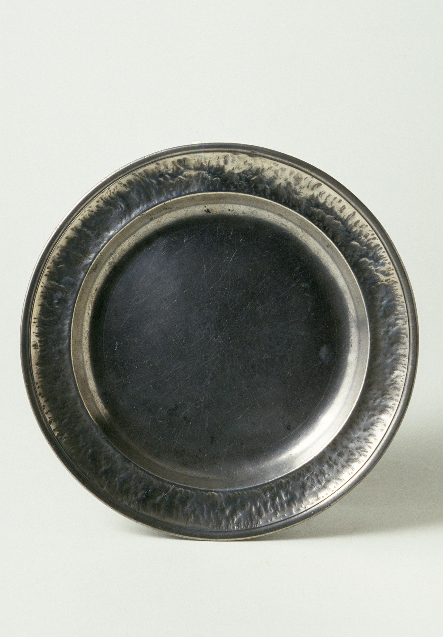 1997.0007.001 Pewter plate