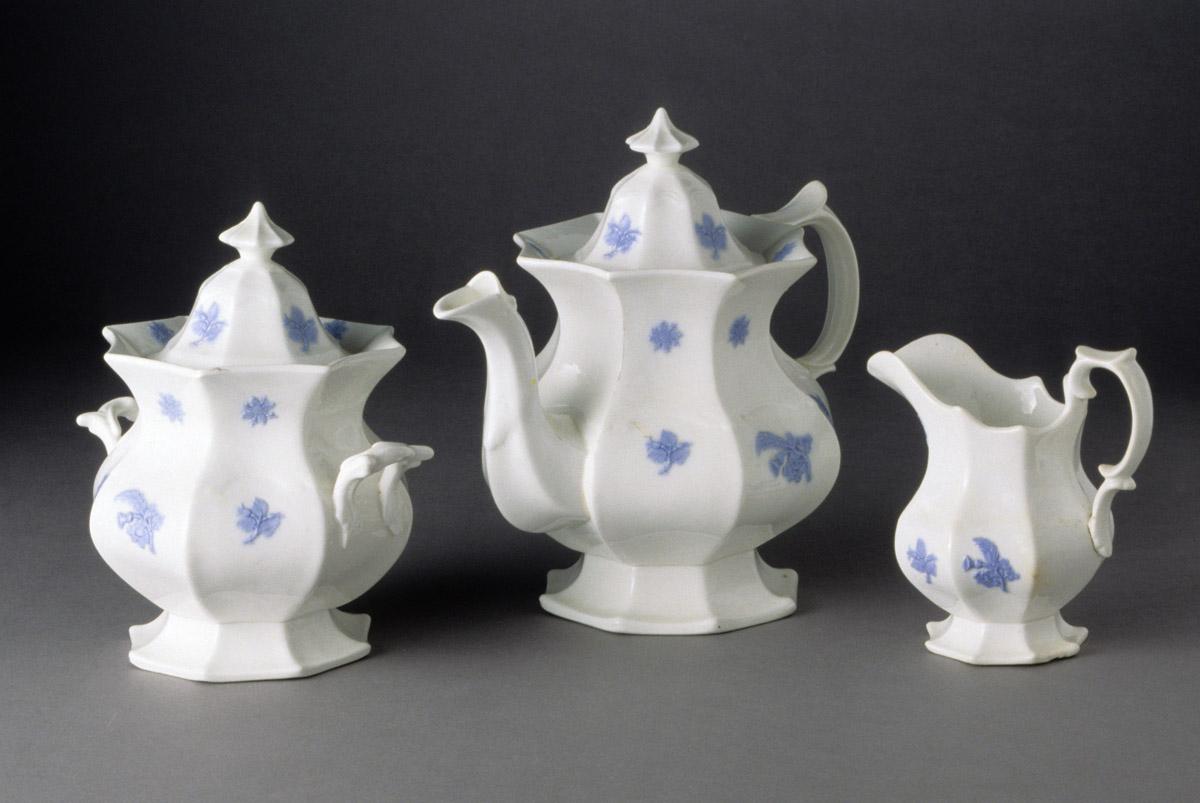 1997.0009.001.001 A, B, .002, .003 A, B Teapot, Sugar bowl, Creamer