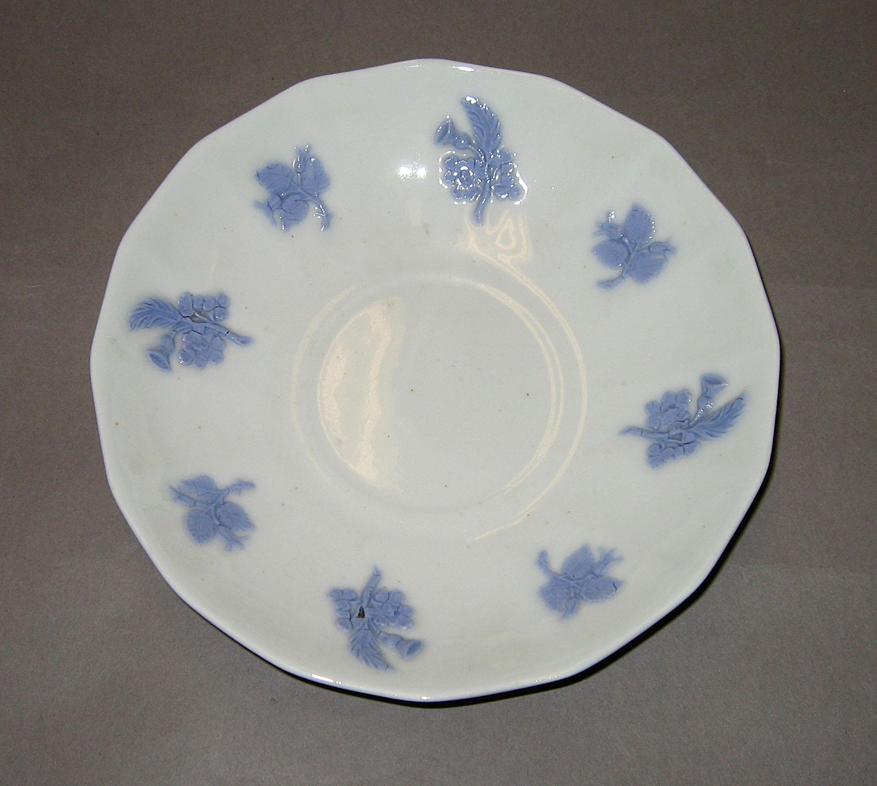 1997.0009.001.011 Saucer