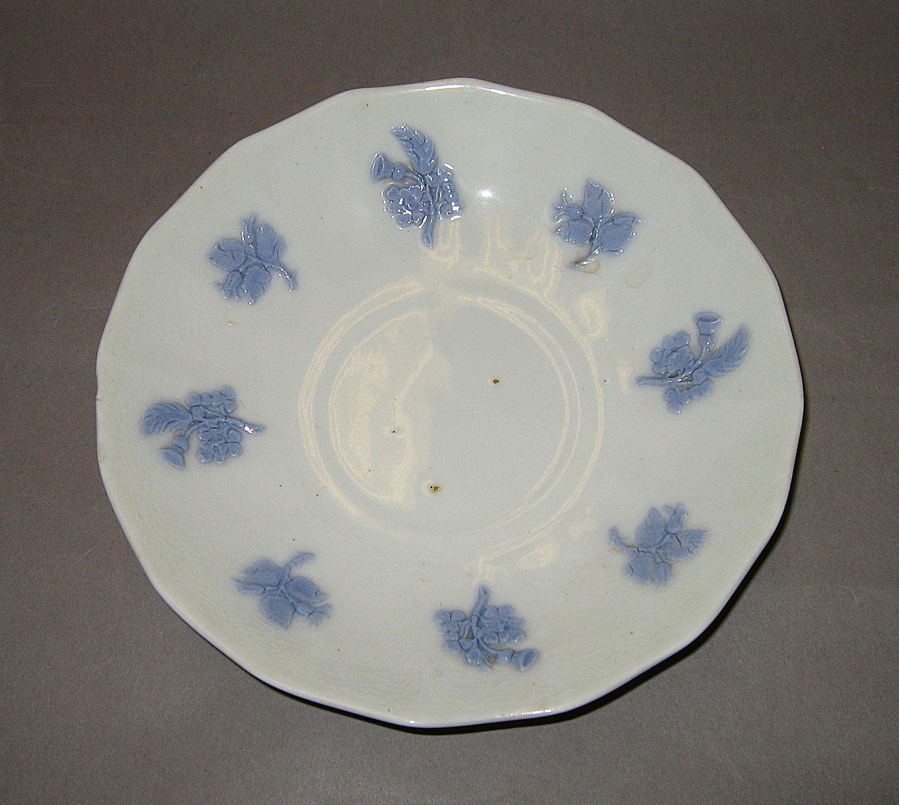 1997.0009.001.016 Saucer