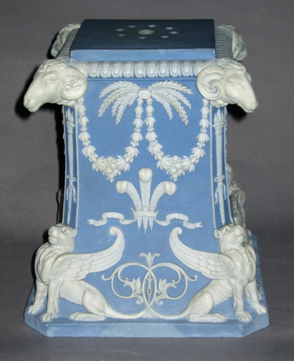 1997.0013.001 Wedgwood jasperware pedestal
