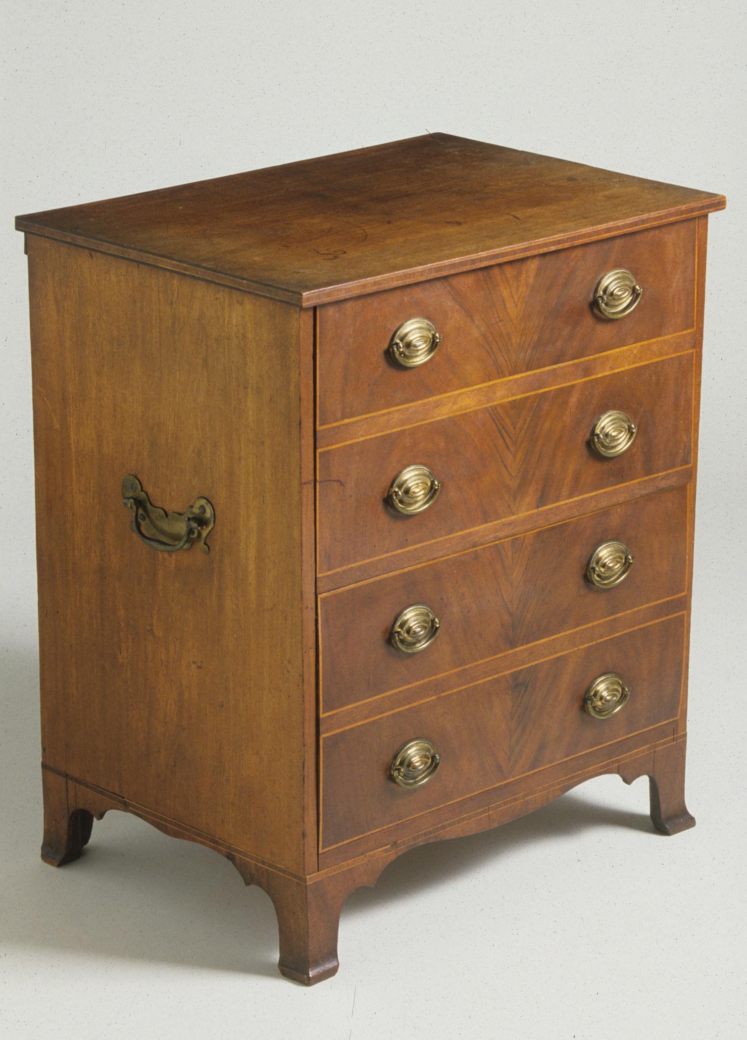 1997.0014 A  Close stool/commode view 1