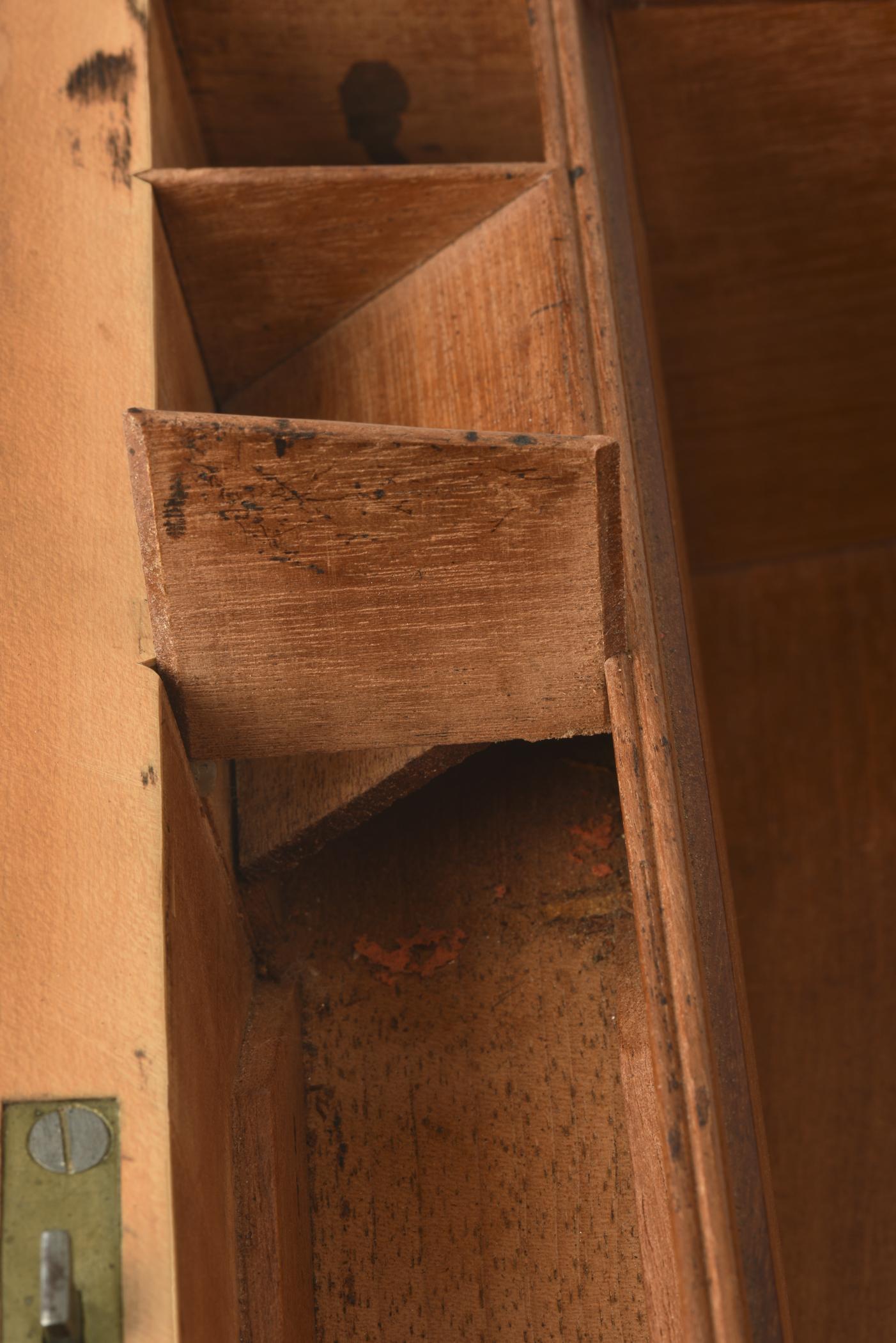 1997.0018 A Desk, detail 4