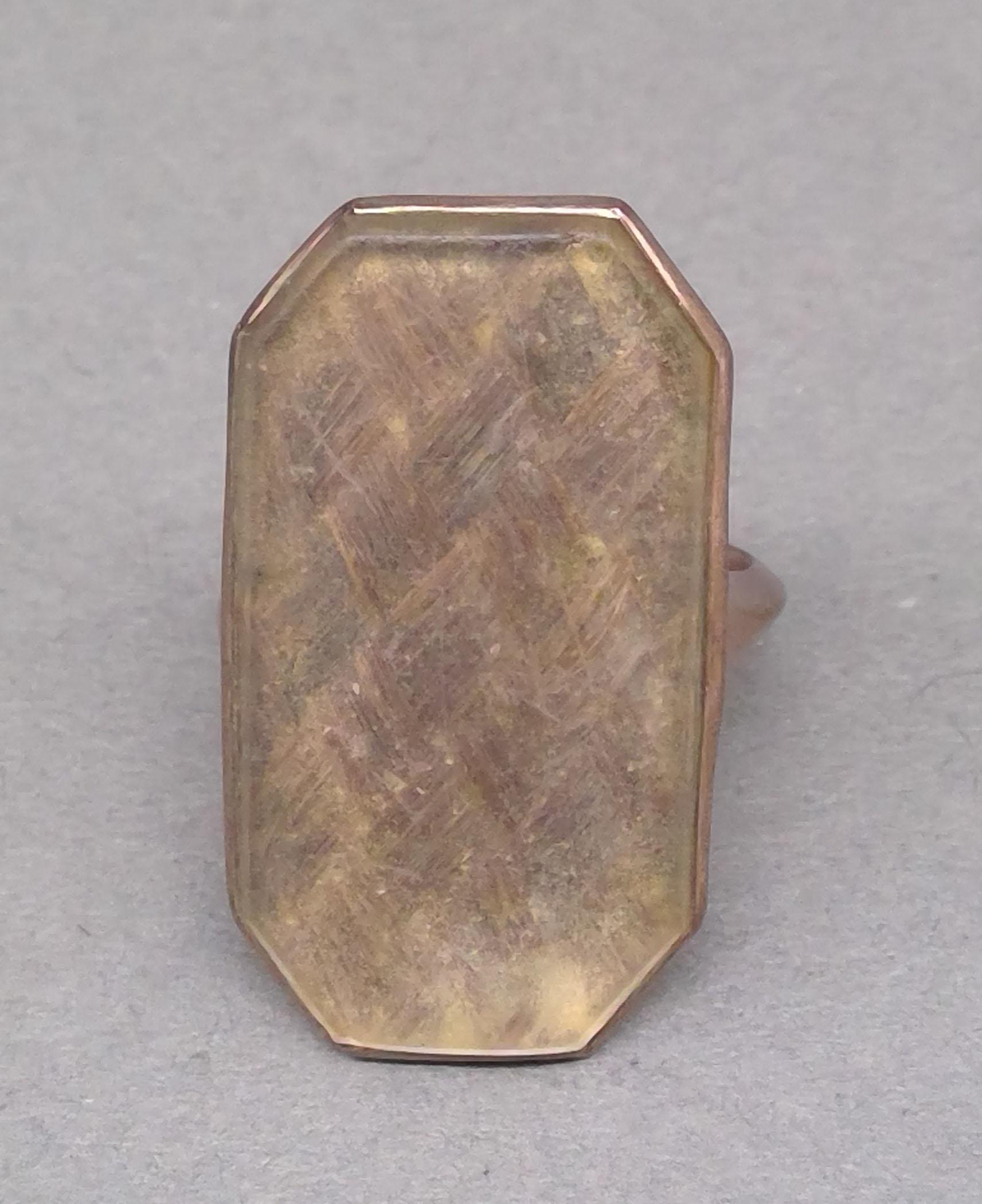 1997.0029.003 Ring (finger), Mourning ring, view 1
