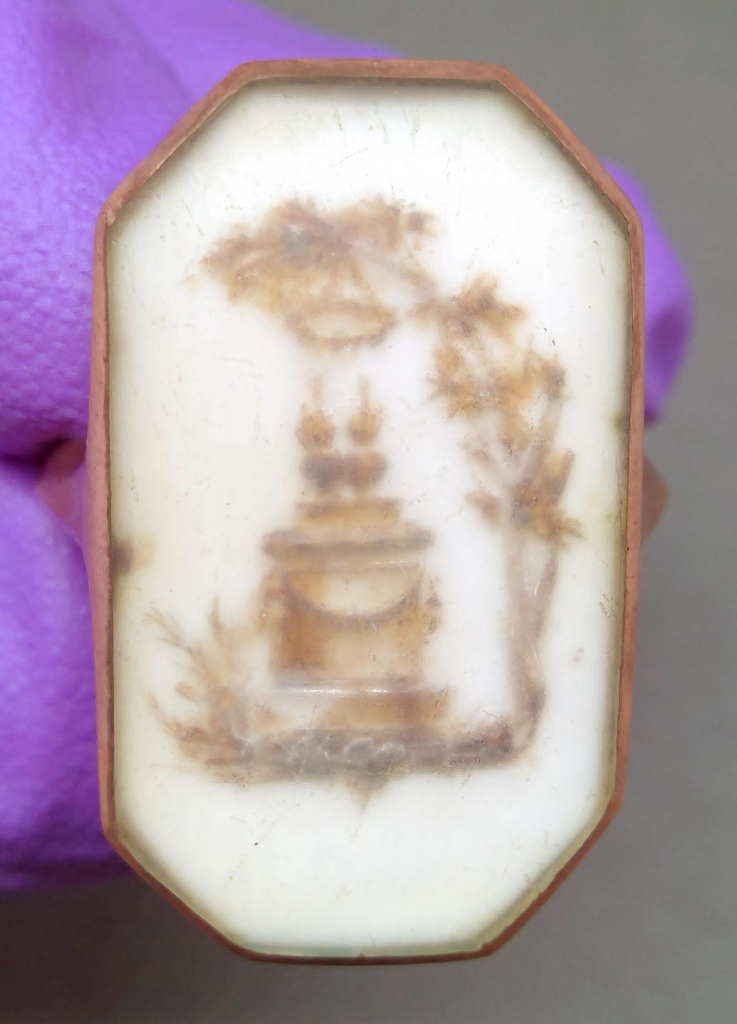 1997.0029.004 Ring (finger), Mourning ring, view 2