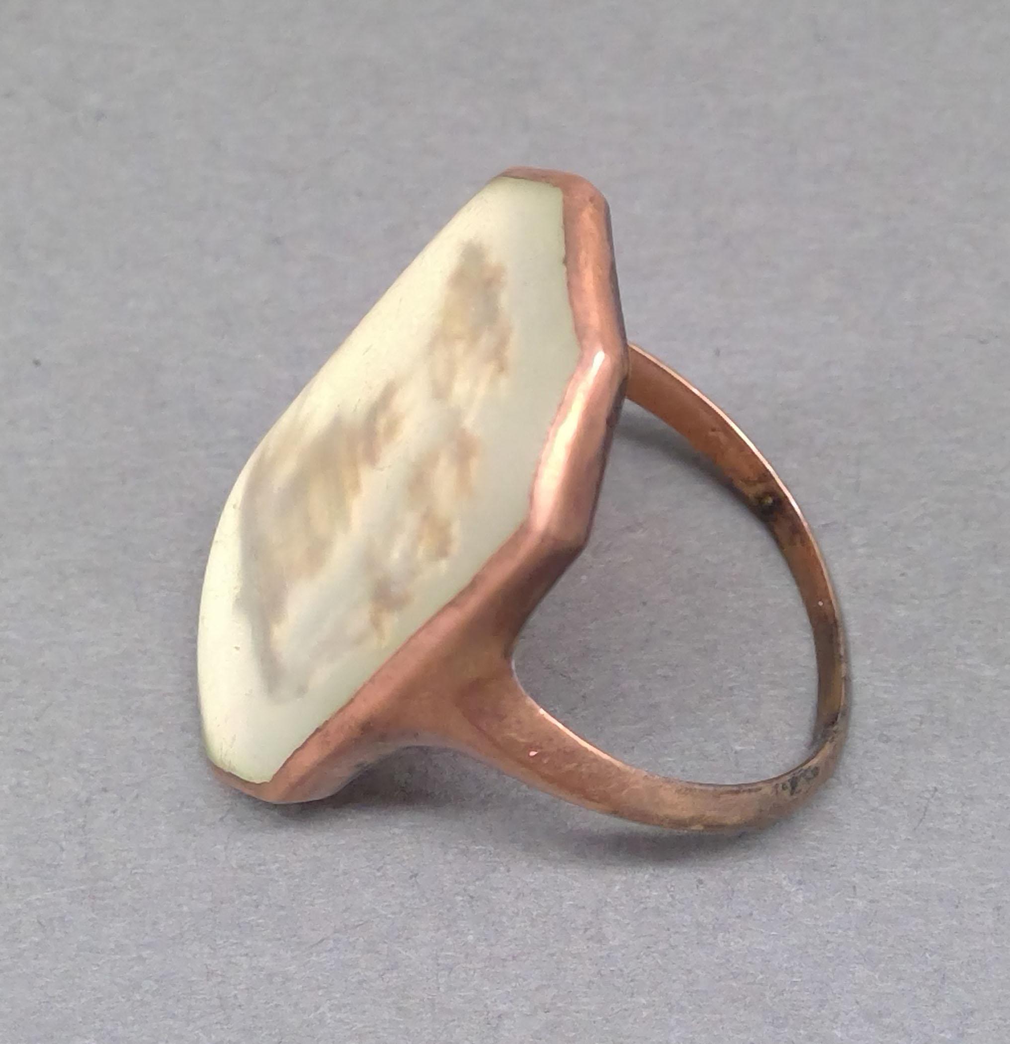 1997.0029.004 Ring (finger), Mourning ring, view 4