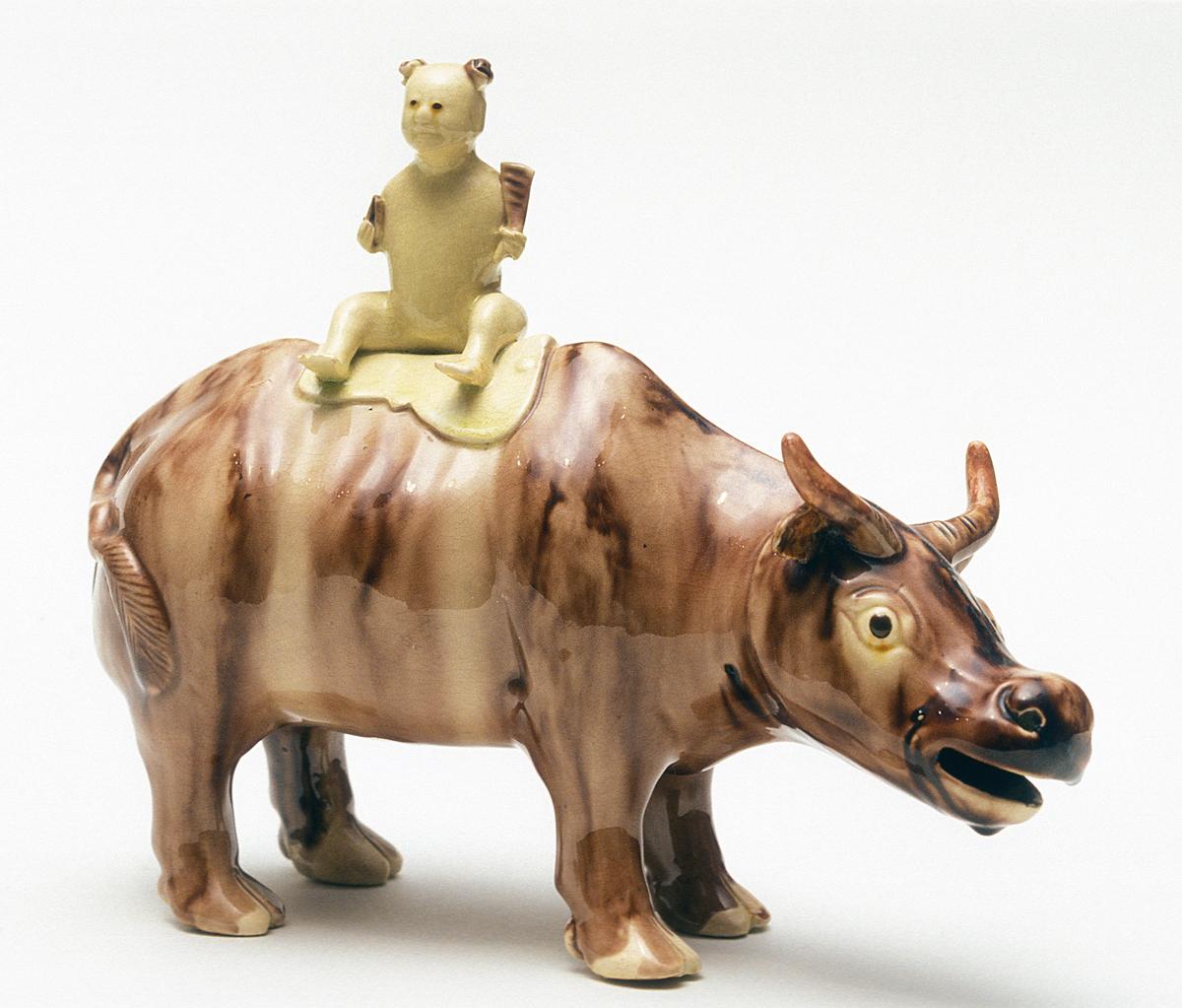1997.0038.001.001 Figure Group, Water Buffalo & Diety