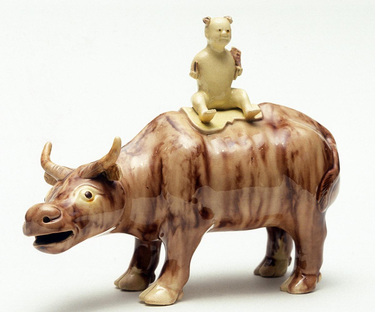 1997.0038.001.002 Figure Group, Water Buffalo & Diety