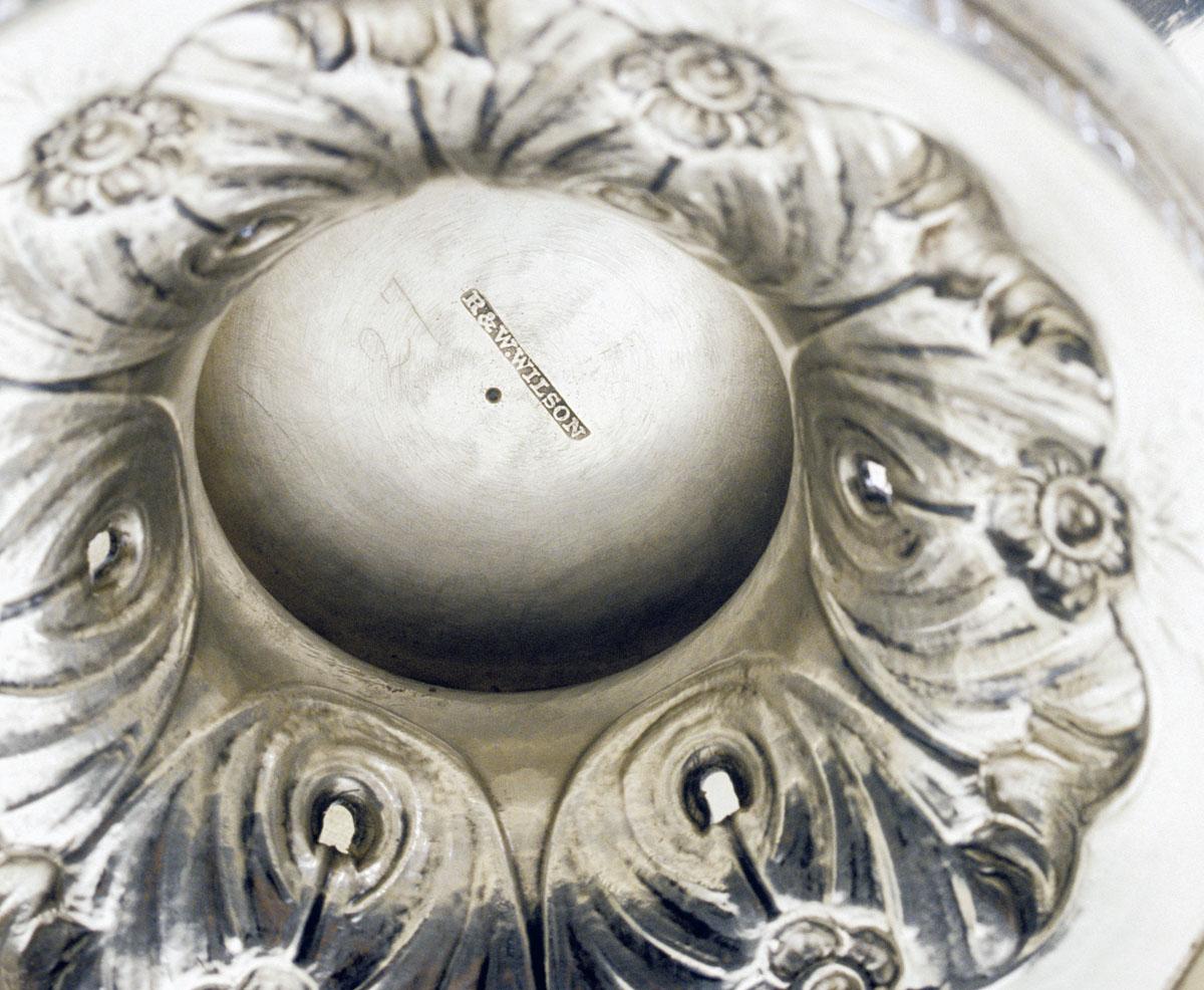1997.0039 A-C Tea Urn, detail 1