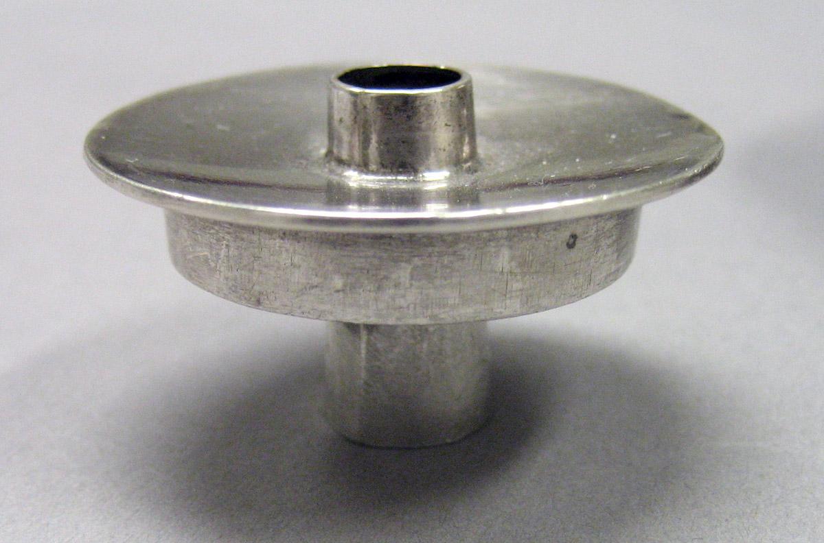 1997.0039 Silver Urn cap