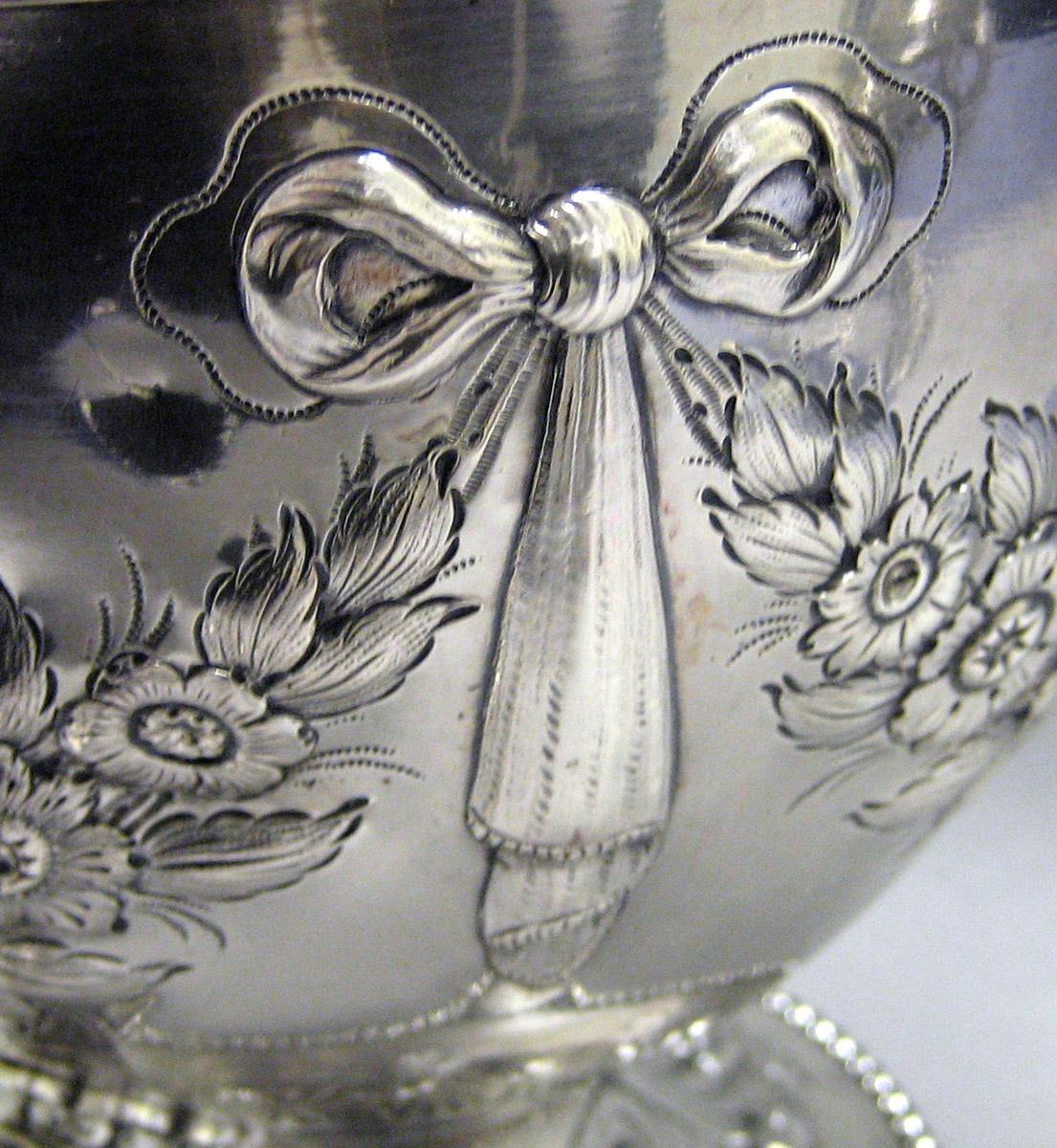 1997.0039 Silver Urn body decoration 2