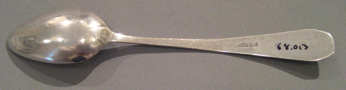 1998.0004.012 Silver Spoon underside