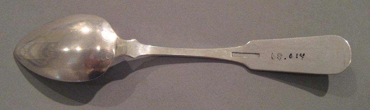 1998.0004.013.001 Silver Spoon underside
