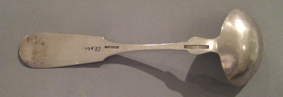 1998.0004.015 Silver Ladle underside