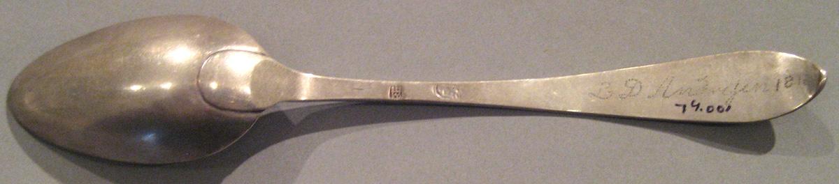 1998.0004.030.003 Silver Spoon underside
