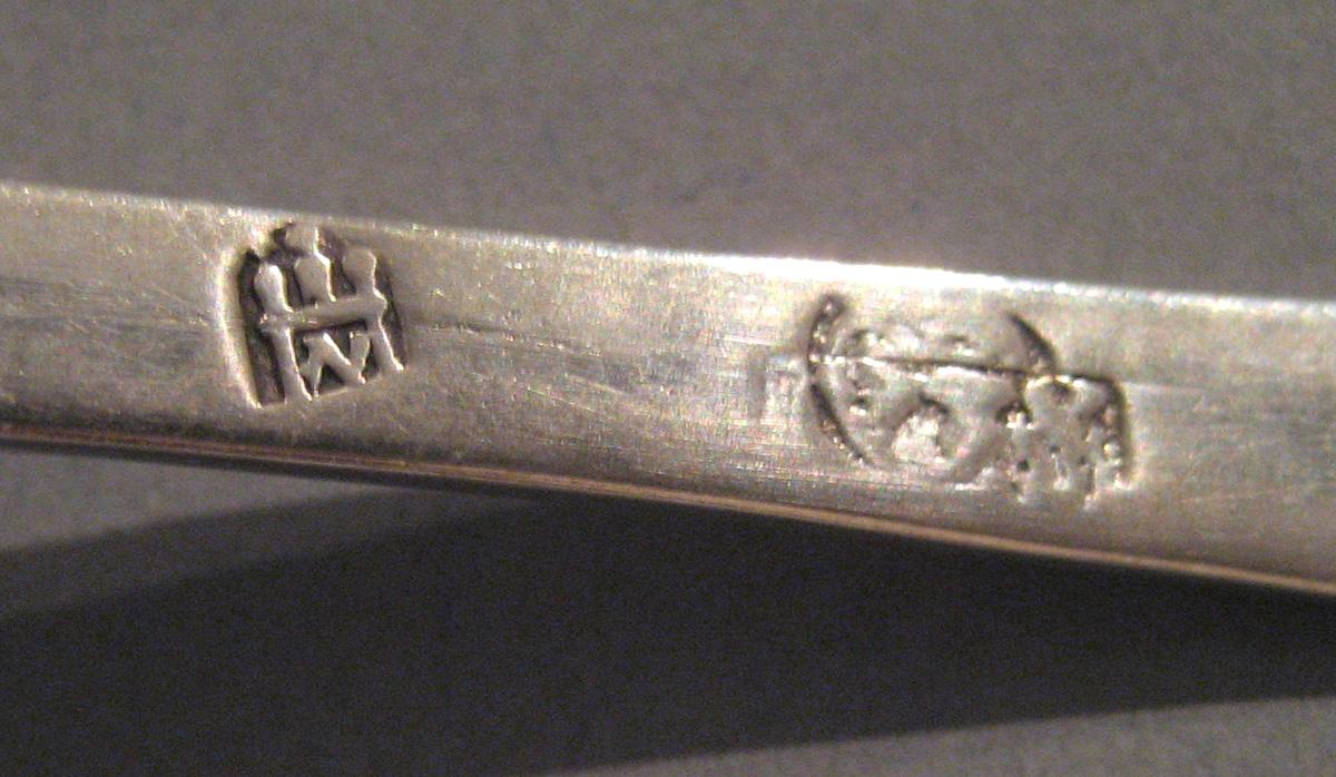 1998.0004.030.004 Silver Spoon marks