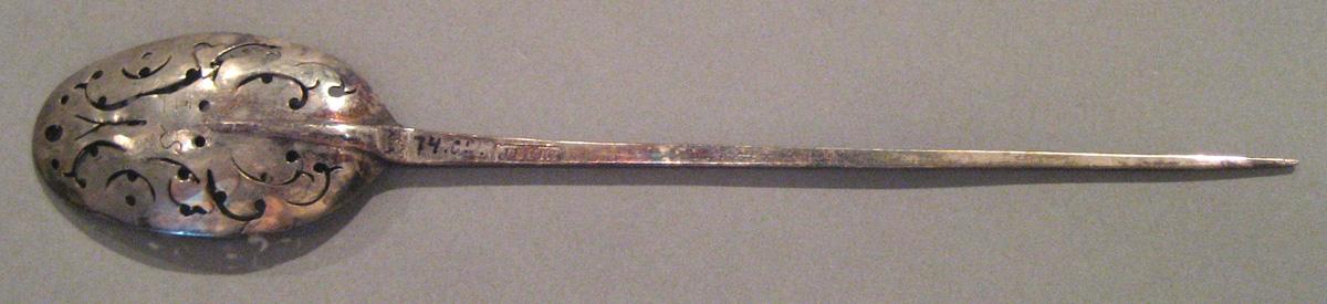 1998.0004.040 Silver Spoon underside