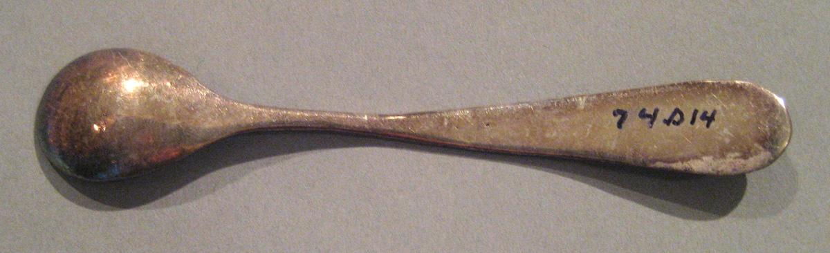1998.0004.042 Silver Spoon underside
