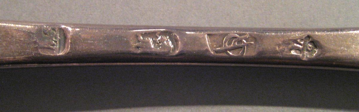 1998.0004.050.002 Silver Spoon marks