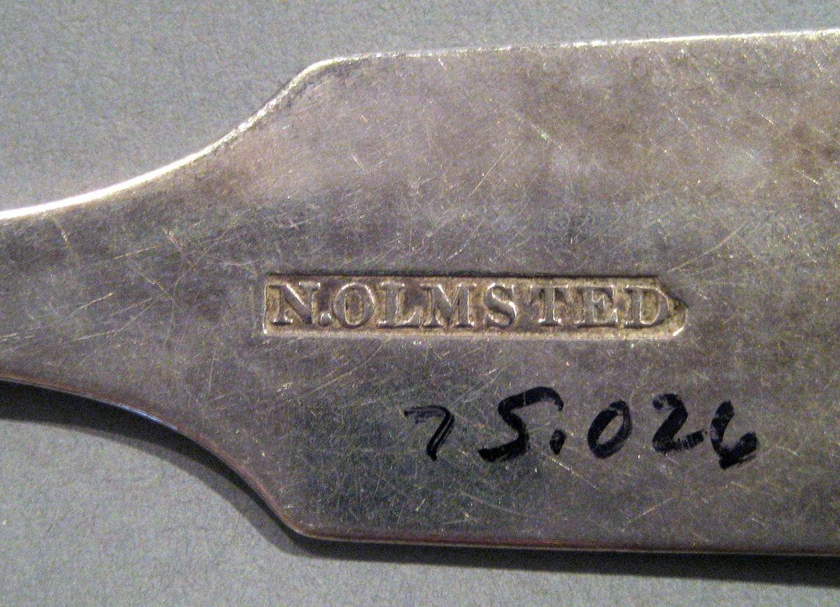 1998.0004.061 Silver Spoon marks