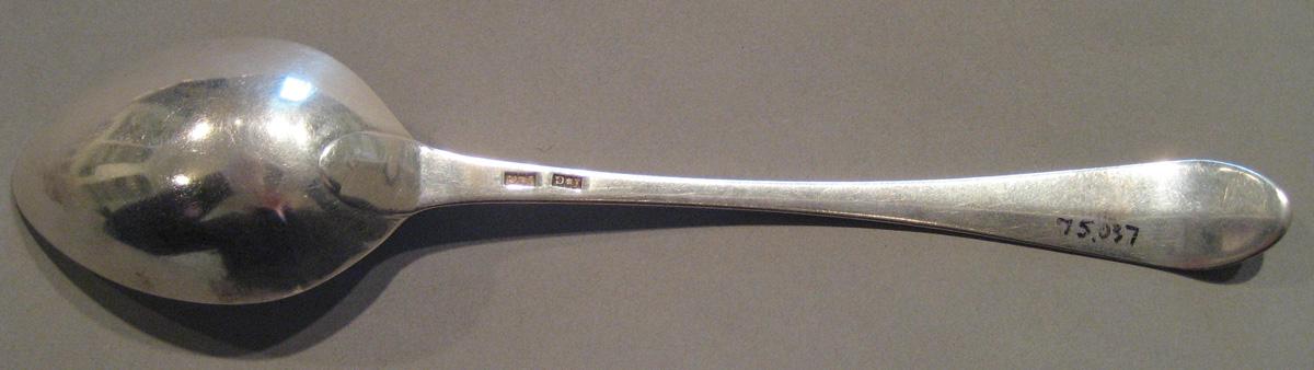 1998.0004.071 Silver Spoon underside