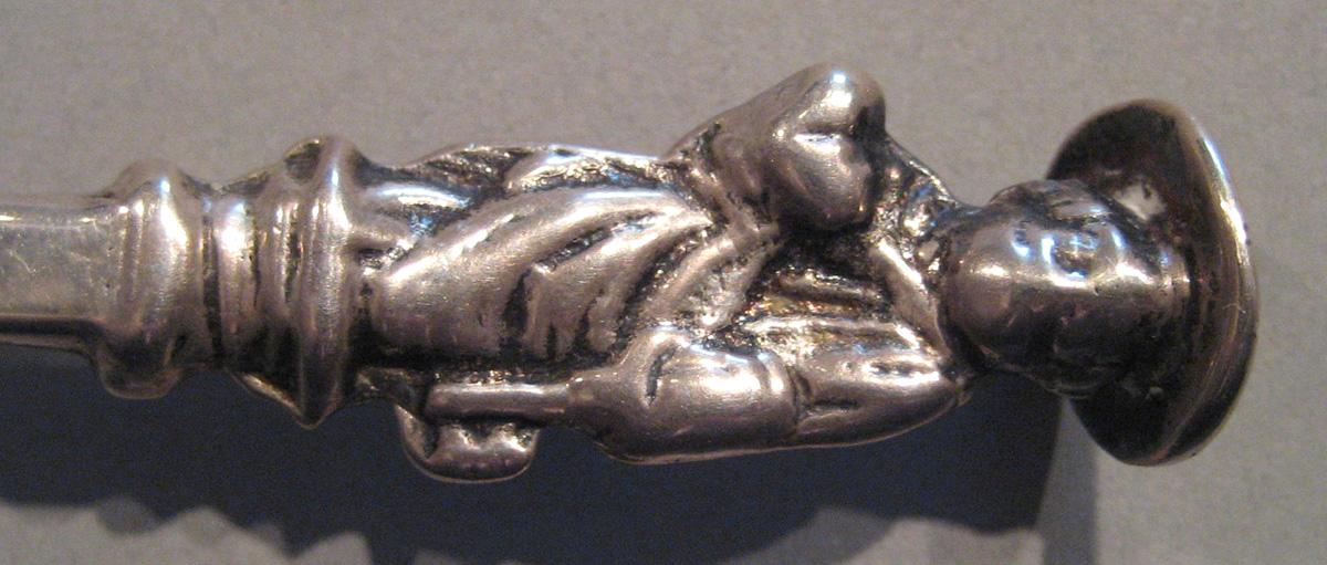 1998.0004.077 Silver Spoon detail