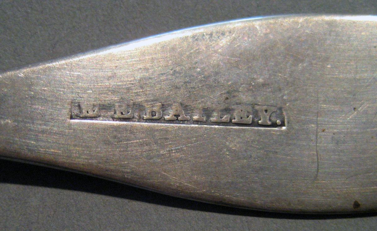 1998.0004.083 Silver Spoon marks
