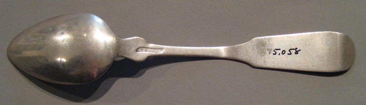1998.0004.090 Silver Spoon underside