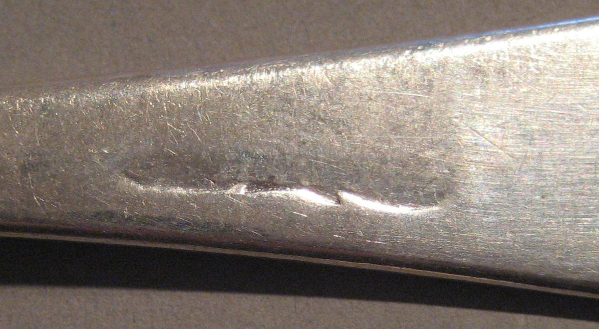 1998.0004.095 Silver Spoon marks