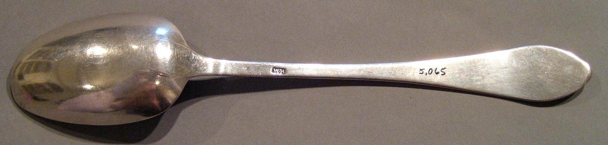 1998.0004.096 Silver Spoon underside