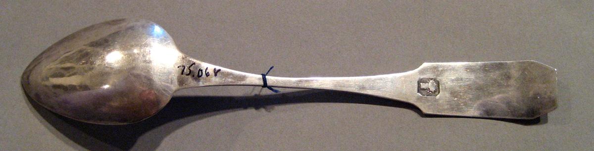 1998.0004.099.002 Silver Spoon underside