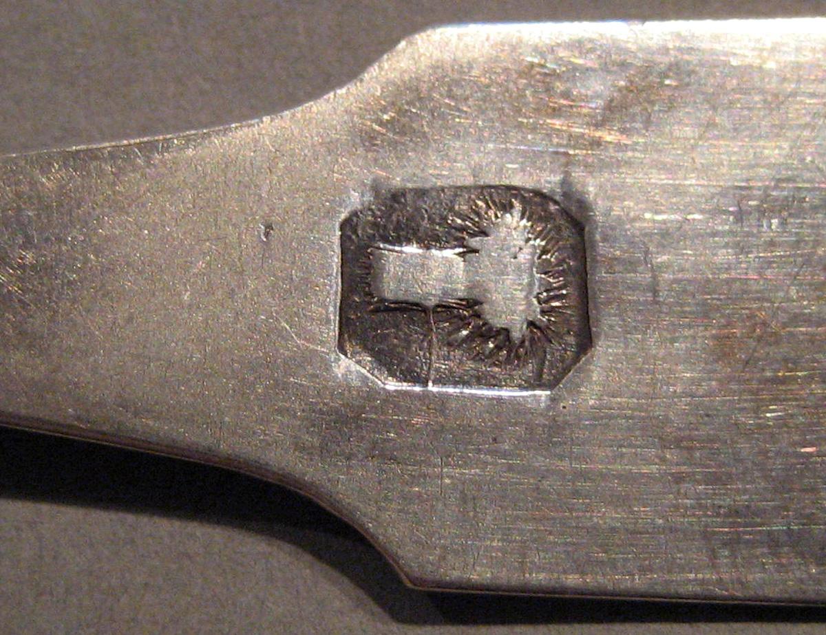 1998.0004.099.002 Silver Spoon marks