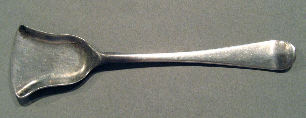 1998.0004.1006.002 Silver Spoon upper surface