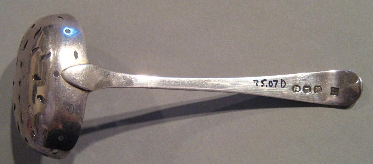 1998.0004.101 Silver Ladle underside