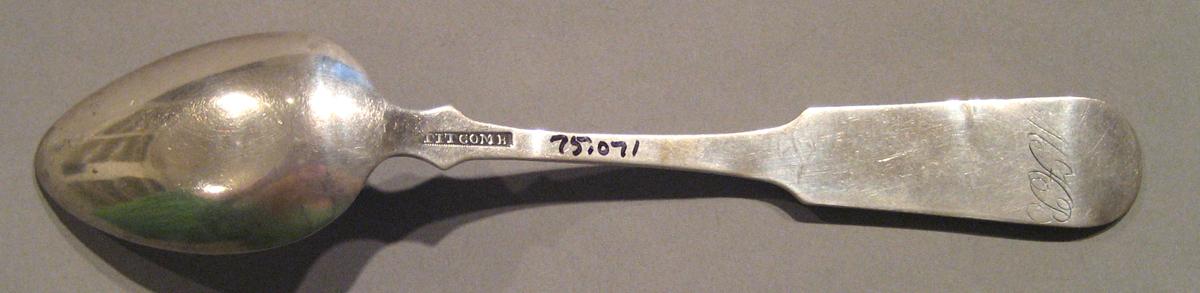1998.0004.102.004 Silver Spoon underside