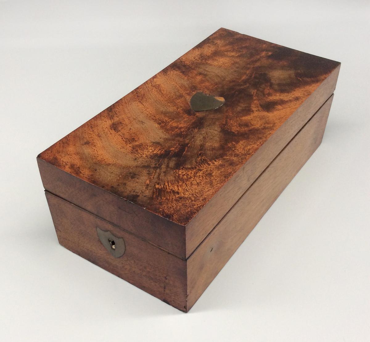 1958.0500 A- N Dressing case, view 1