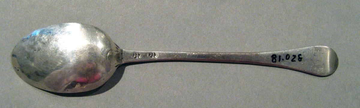 1998.0004.1033 Silver Spoon underside