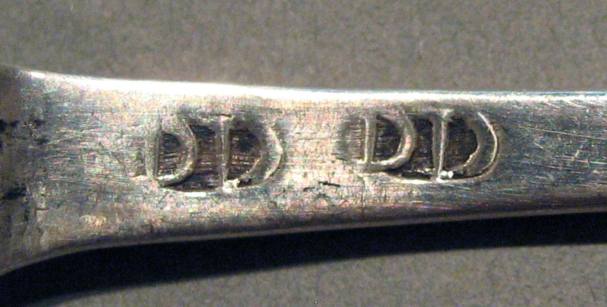 1998.0004.1033 Silver Spoon mark
