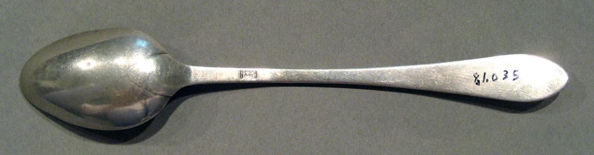 1998.0004.1040 Silver Spoon underside