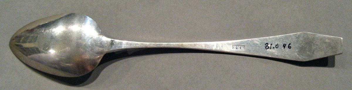 1998.0004.1051 Silver Spoon underside