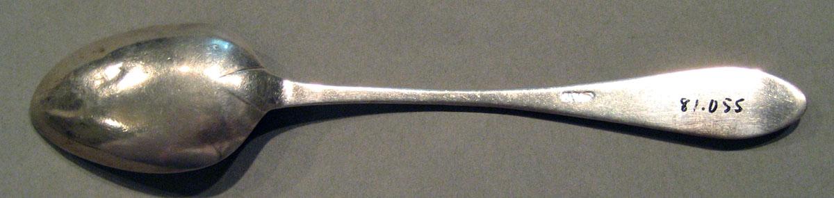 1998.0004.1060 Silver Spoon underside
