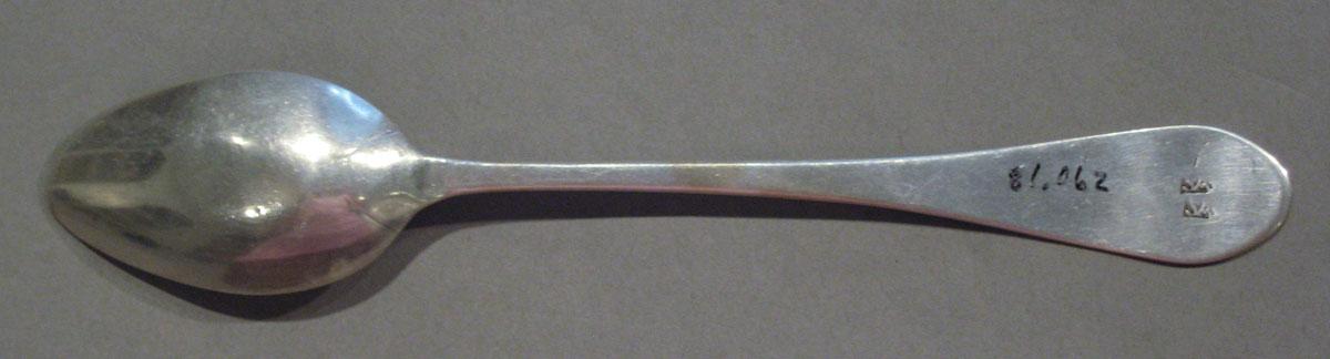 1998.0004.1067 spoon underside